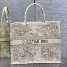 Christian Dior Shopping Bags